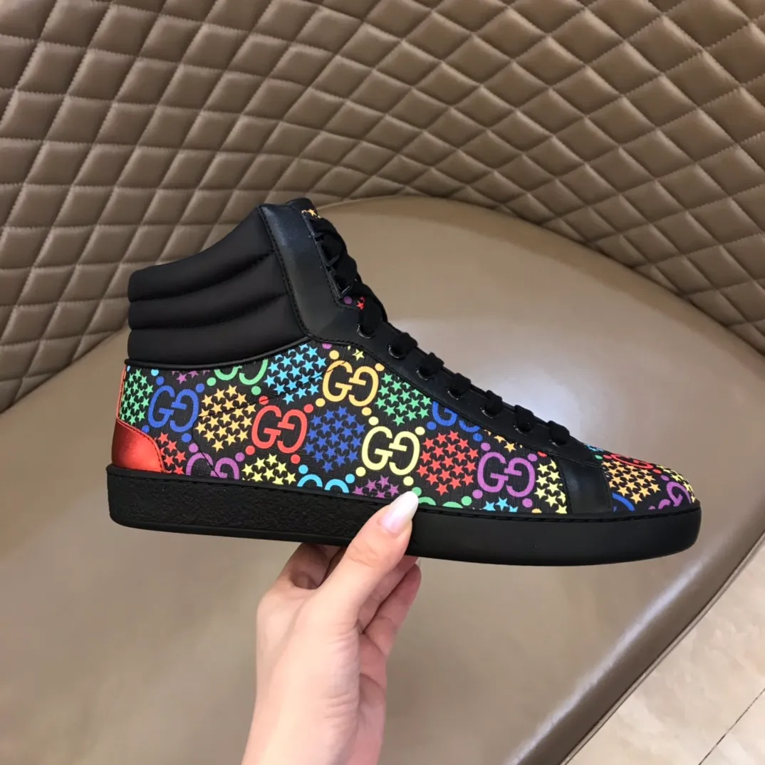 Men's shoes 💰p420 "GUCC*" Couple's style high-top boots are available on the official website. The same style. Counter quality [strong] [strong] Selected Gucci imported waterproof rubber. Gucci's symbolic original webbing. Trendy and versatile style. "Double G" logo styling midsole. Men's shoes 💰pU brand logo feet. Fine workmanship. Upper material. Men's size 38-44, women's size 35-39.